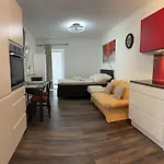Tinyhouse In *