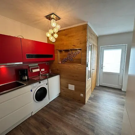 Tinyhouse In *